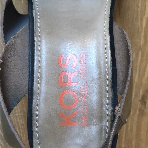 KORS Michael Kors Taupe Sandals | Heels, size 8M - Picture 3 of 5